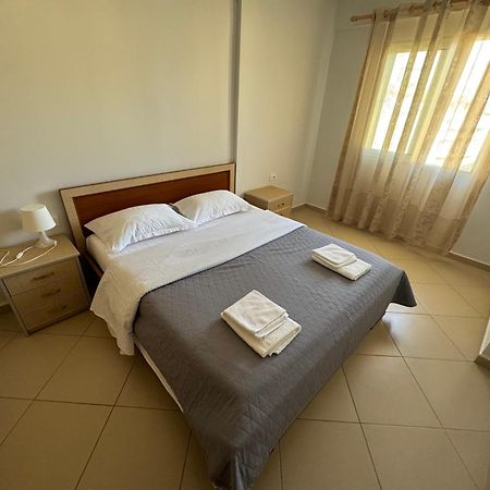 Comfort 1 Apartment Sarande Bagian luar foto