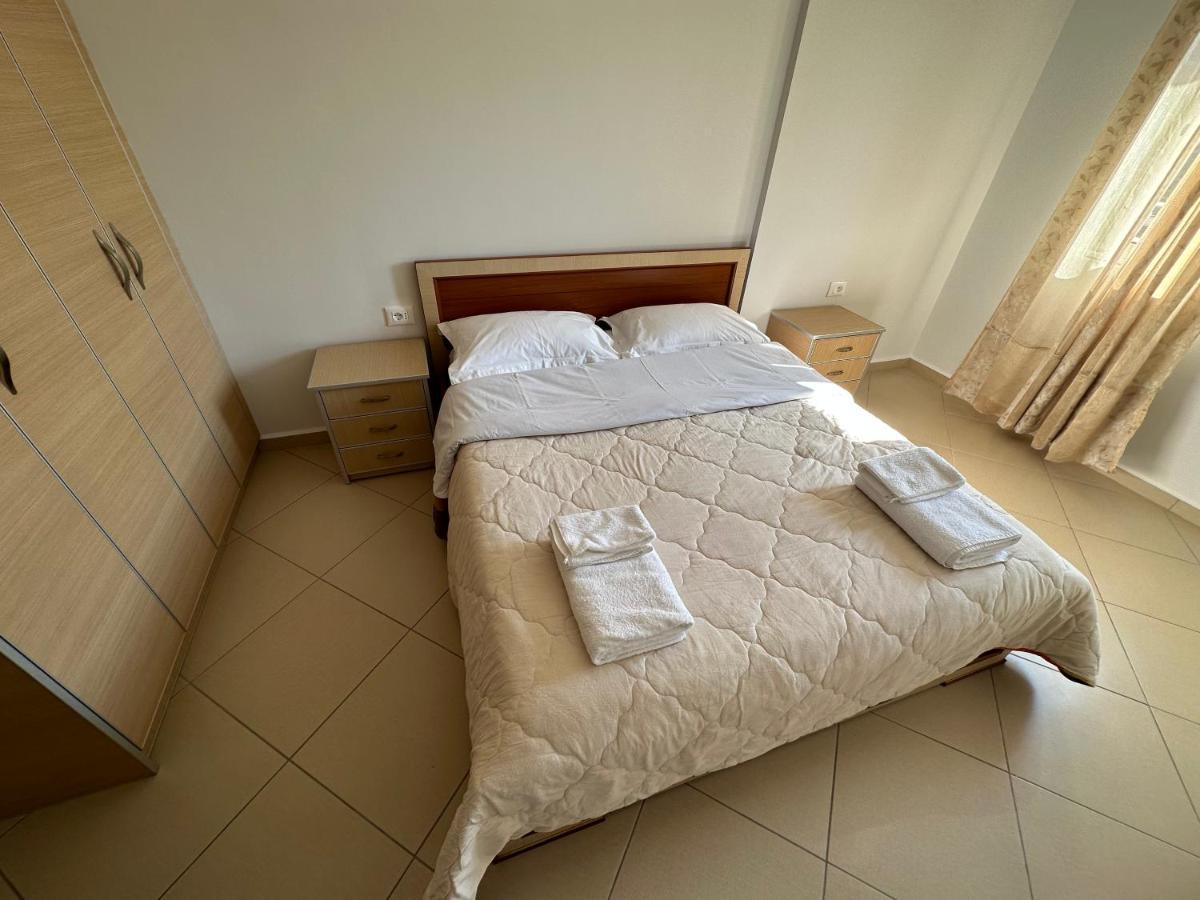 Comfort 1 Apartment Sarande Bagian luar foto