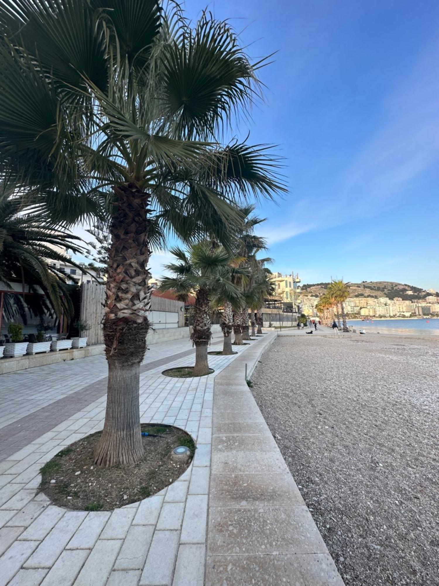 Comfort 1 Apartment Sarande Bagian luar foto