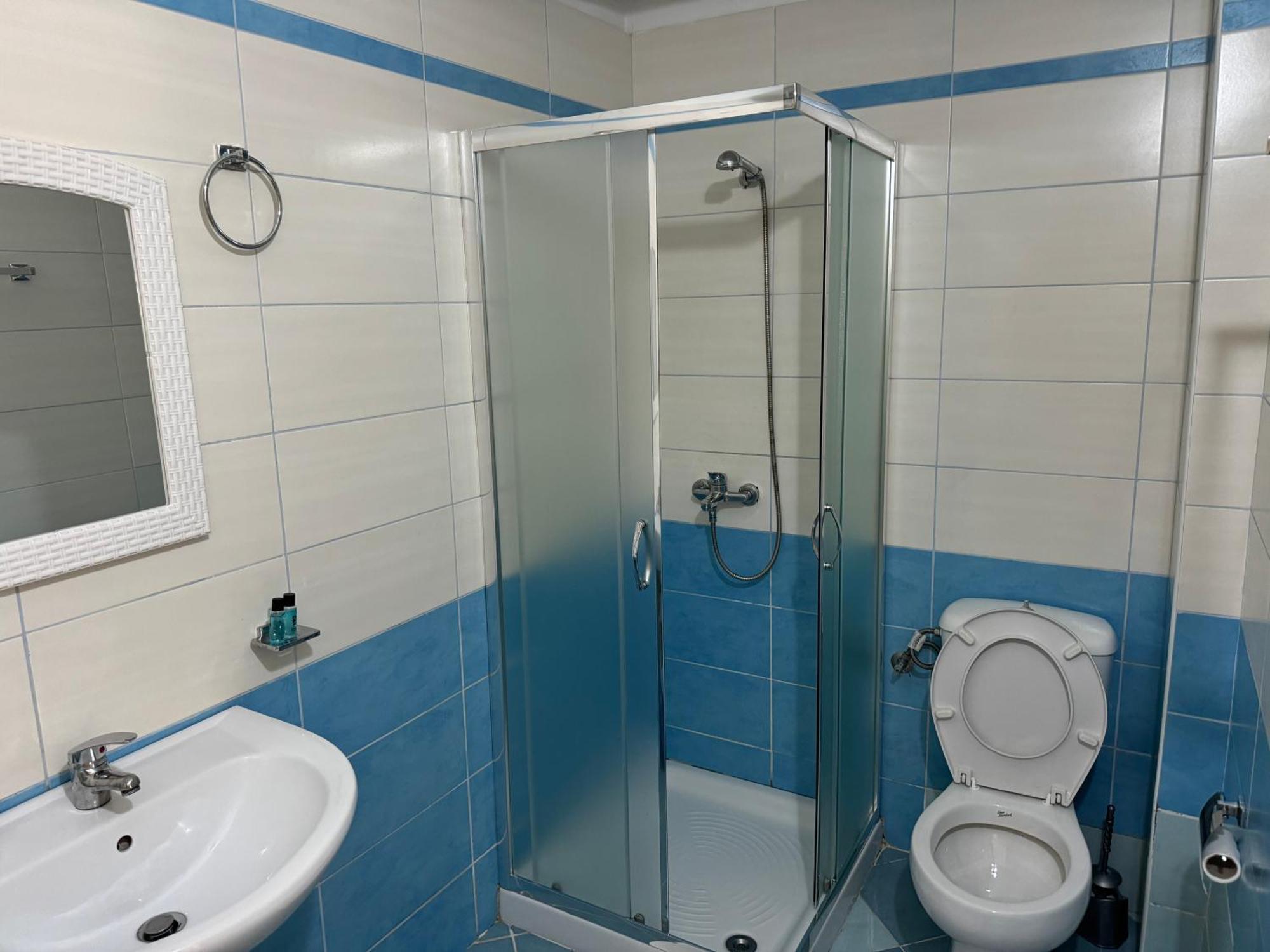 Comfort 1 Apartment Sarande Bagian luar foto